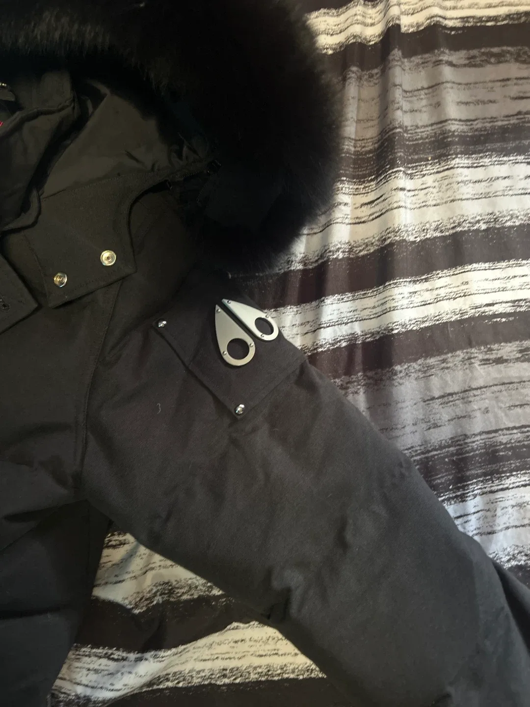 Moose Knuckles Black Down Parka - Size L image indicator(2)