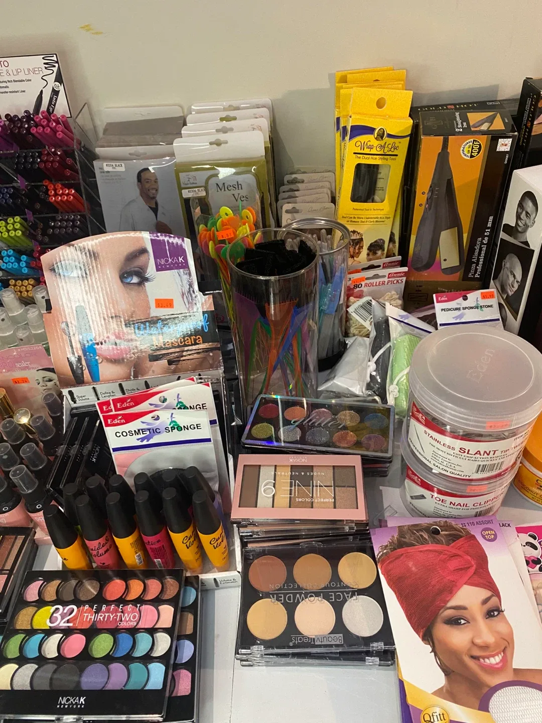 Beauty Supply makeup, hair products, skincare, wigs and weaves image indicator(9)