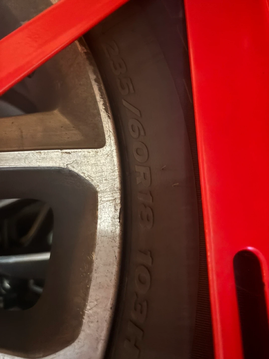 4 Hyundai  Rims w Tires 235/60R18 - photo 3