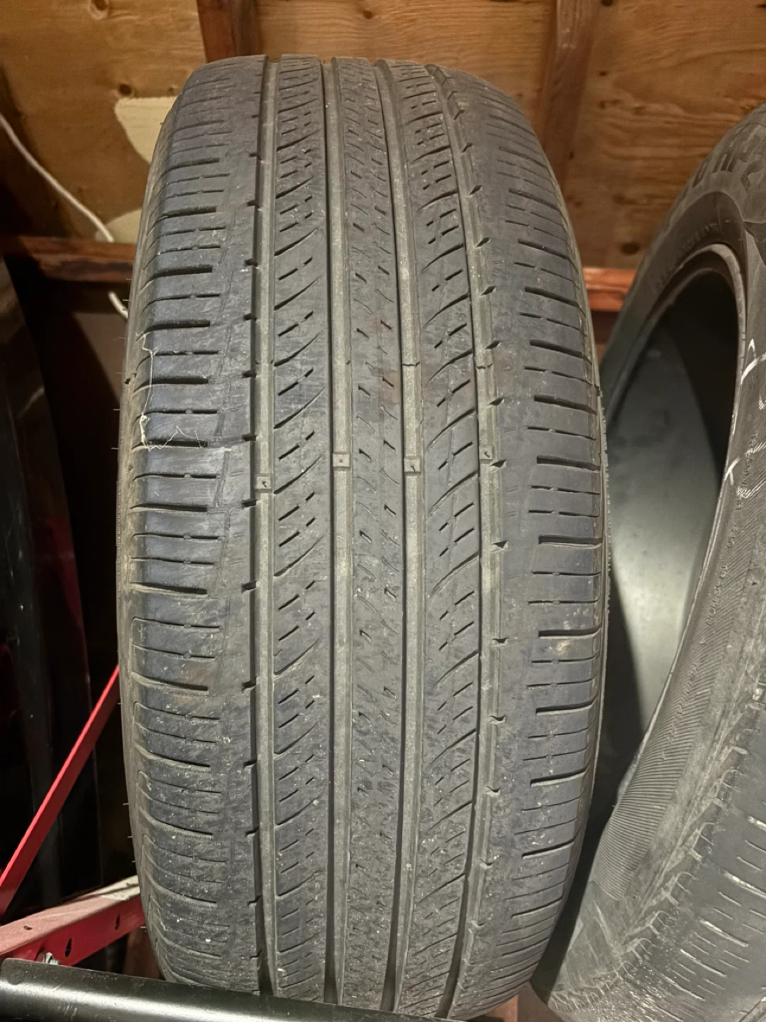 4 Hyundai  Rims w Tires 235/60R18 - photo 4
