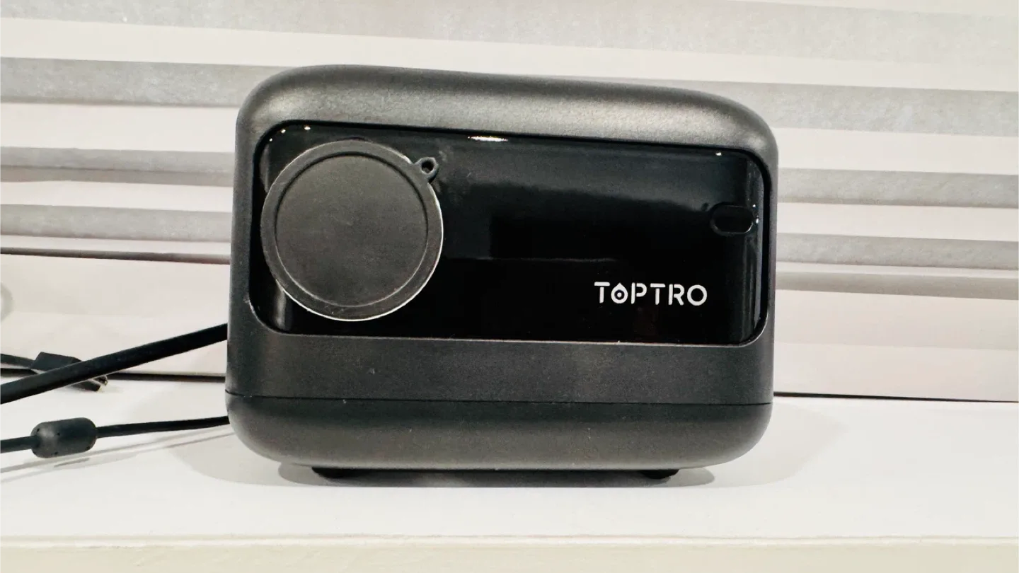 TOPTRO Projector - Great Condition!