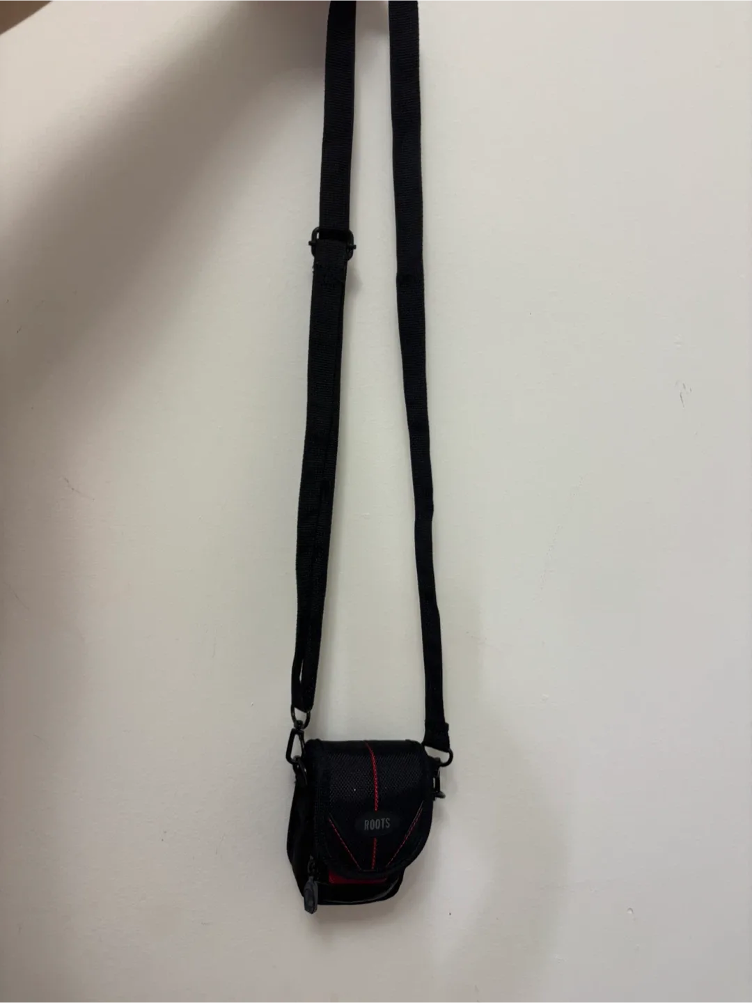 Roots Black Digital Camera Bag image indicator(4)