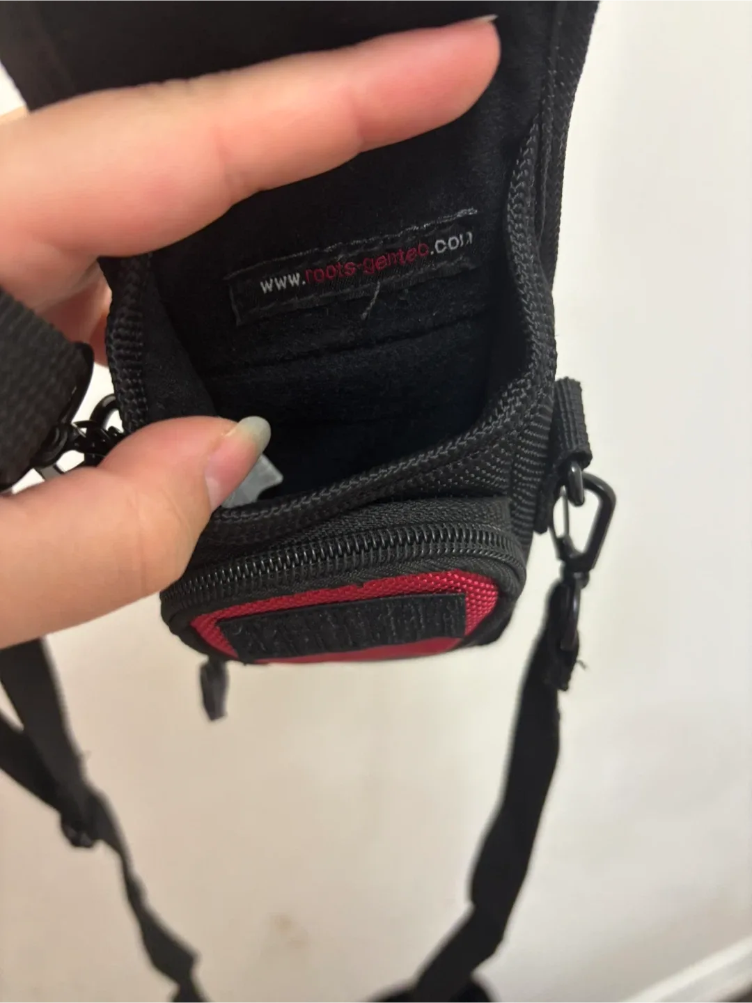 Roots Black Digital Camera Bag image indicator(2)