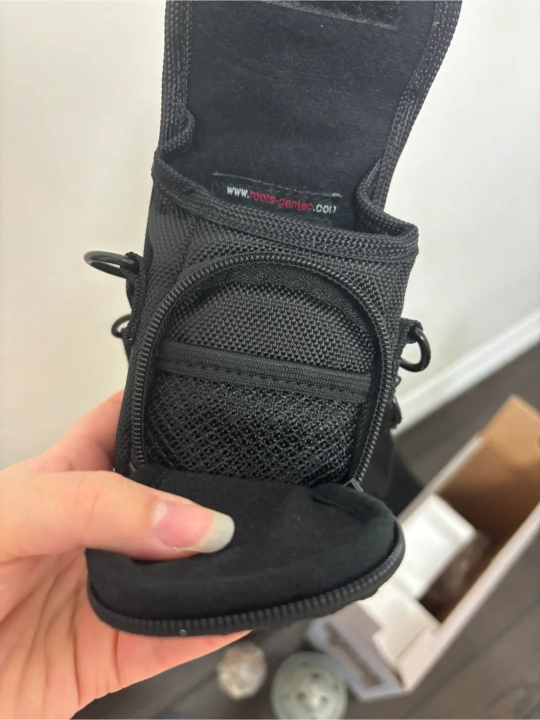 Roots Black Digital Camera Bag image indicator(3)