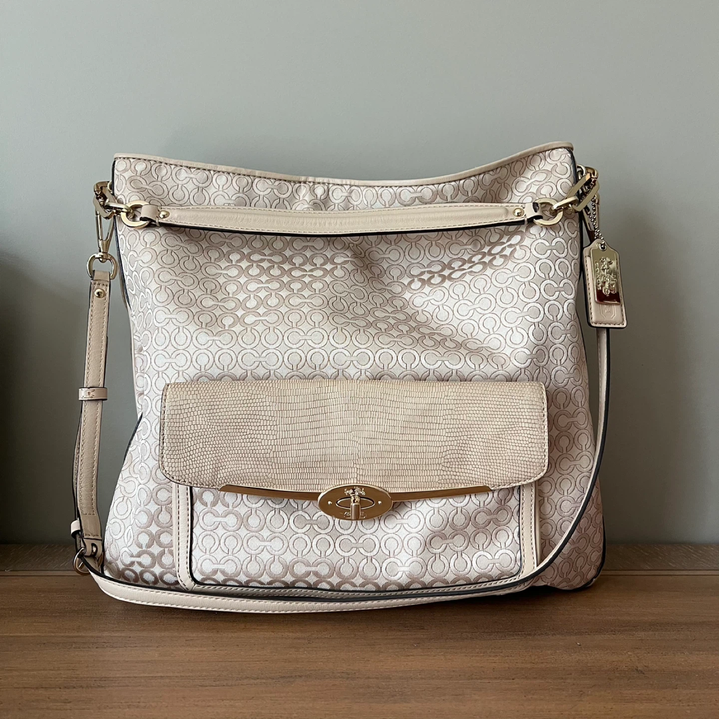 Coach Hobo Style Shoulder Bag - photo 2