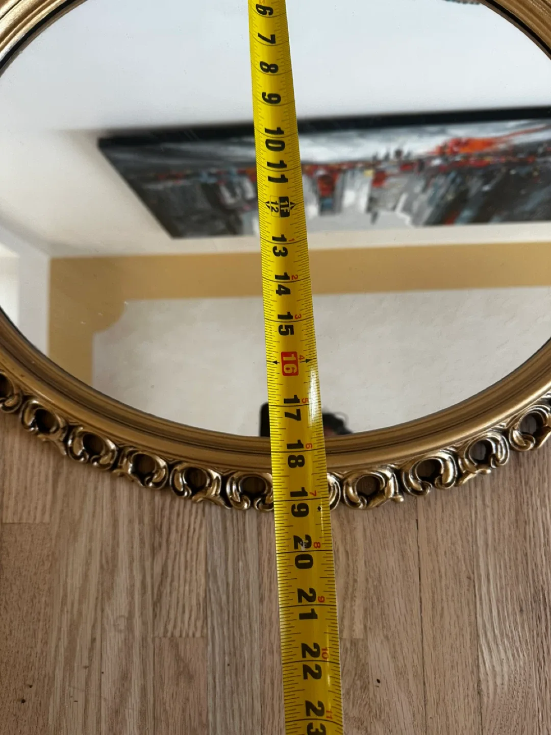 Gold Oval Mirror - 24" x 19’’ image indicator(3)