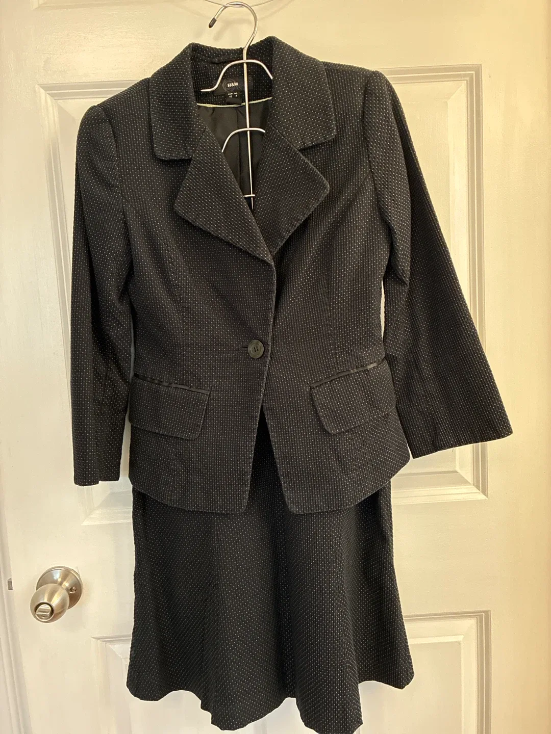 H&M Black Skirt Suit Set image indicator(3)