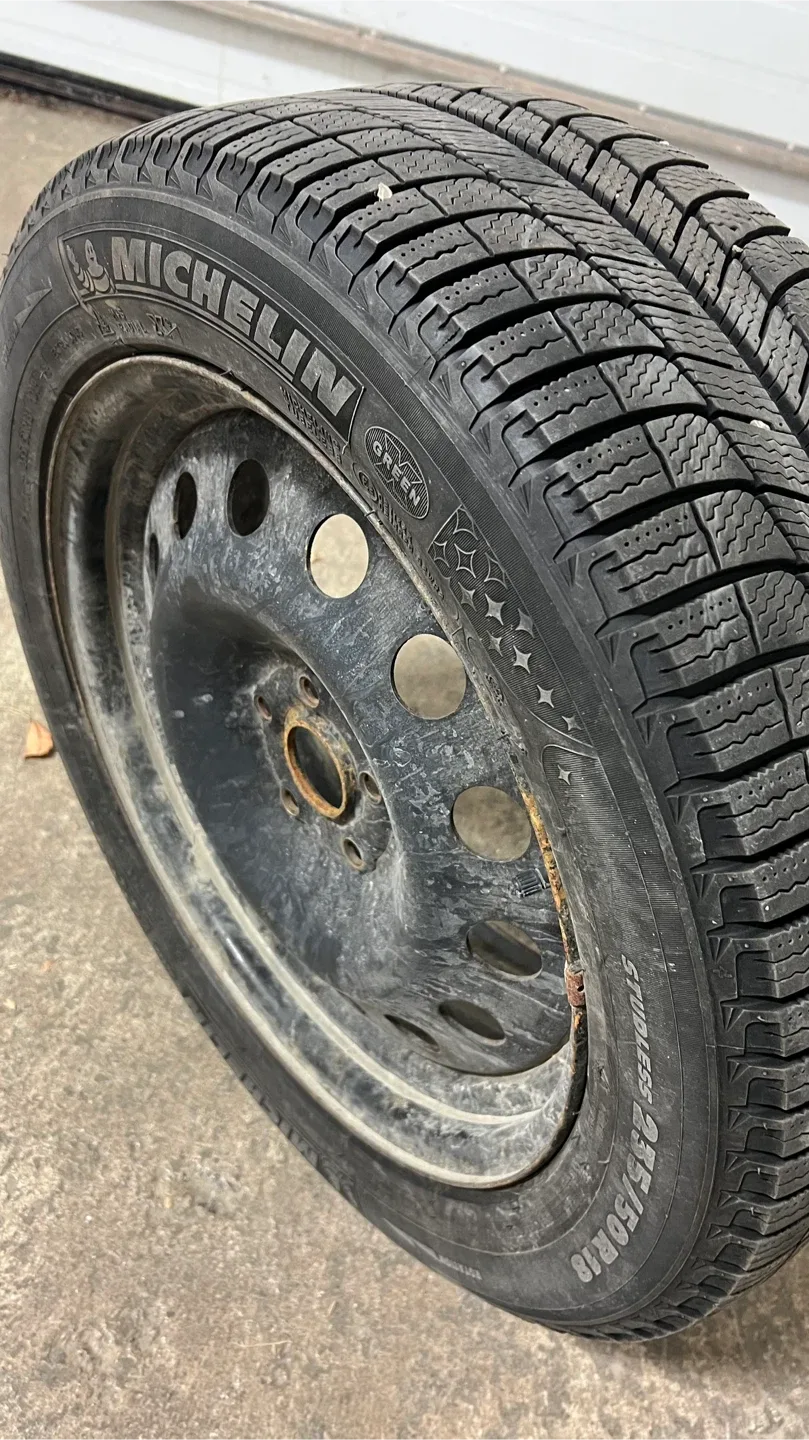 Michelin X-Ice Snow Tires 235/50R18 image indicator(4)