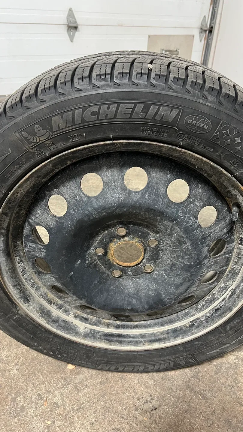 Michelin X-Ice Snow Tires 235/50R18 image indicator(2)