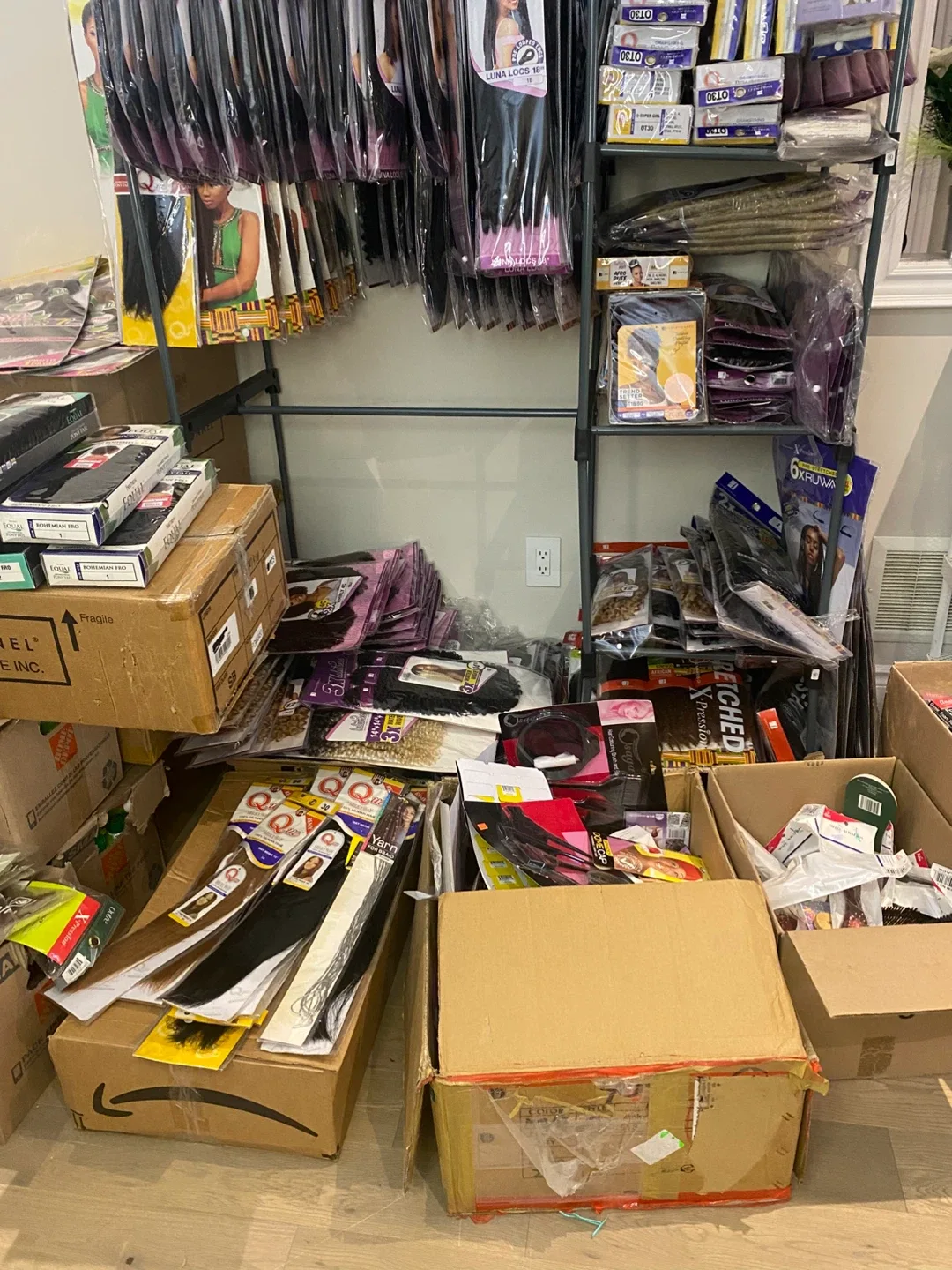 Beauty Supply Assorted Makeup Lot - Lashes, Brushes, Eyeshadow image indicator(9)