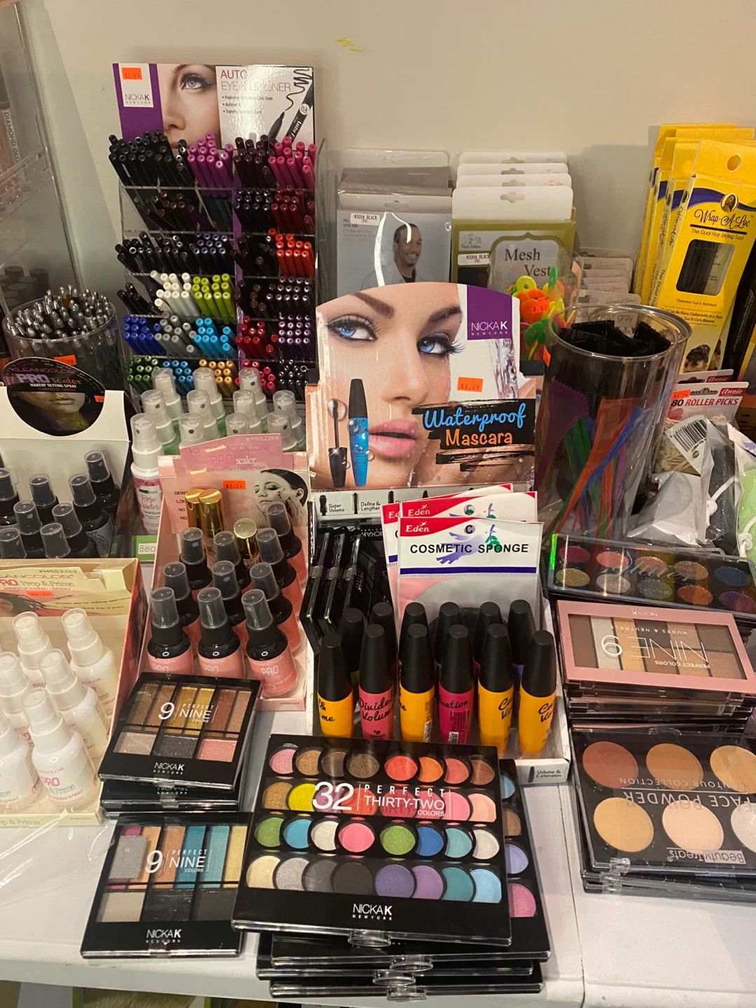 Beauty Supply Assorted Makeup Lot - Lashes, Brushes, Eyeshadow image indicator(8)