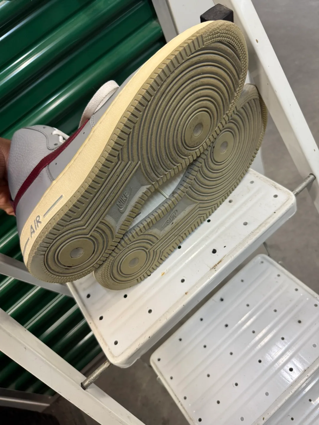 Nike Air Force 1 High '07 Shoes - Size 11.5 image indicator(7)