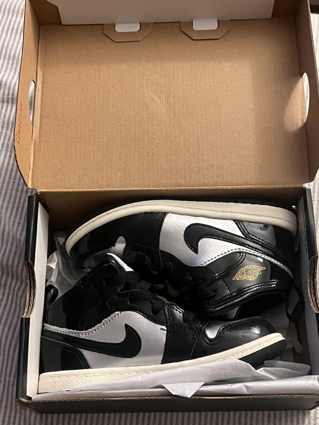 Air Jordan 1 Mid SE Toddler Shoes -  size 10c - photo 2