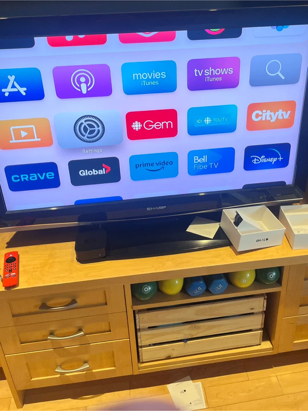 Apple TV HD (4th Generation) 32GB (A1625) with Box & Accessories image indicator(6)