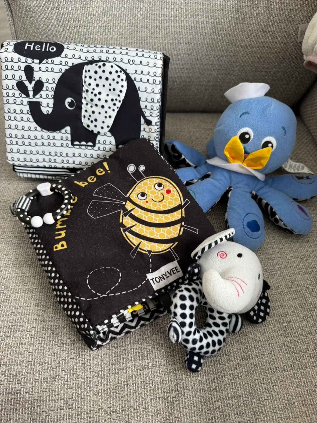 Baby contrast book/ toys