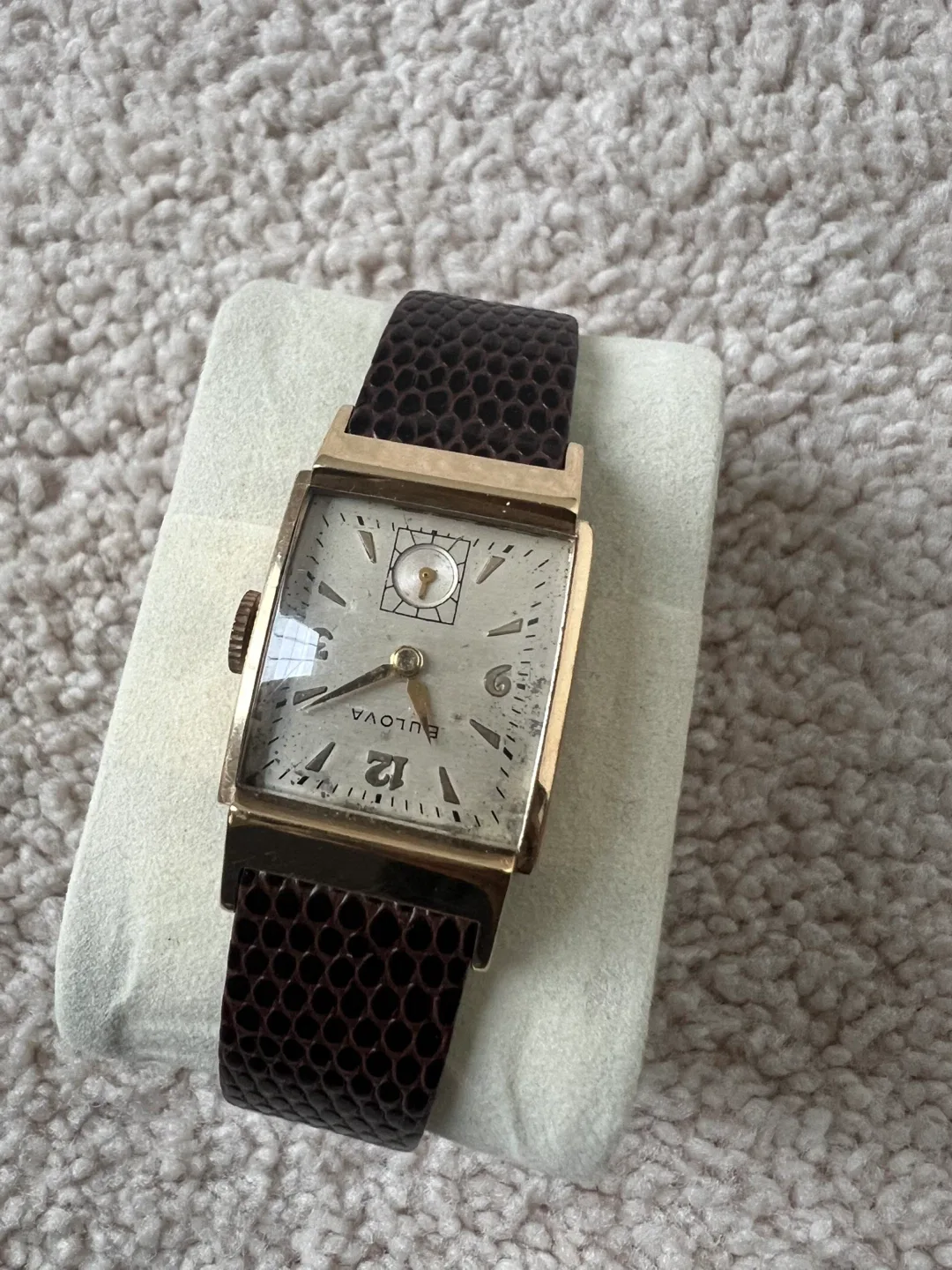 Bulova Gold Watch image indicator(2)