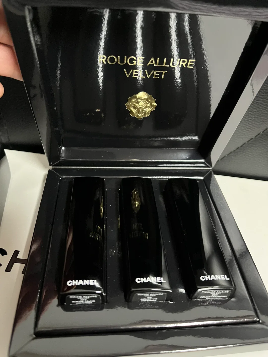 New Chanel Rouge Allure Velvet Lipstick Trio Set image indicator(6)