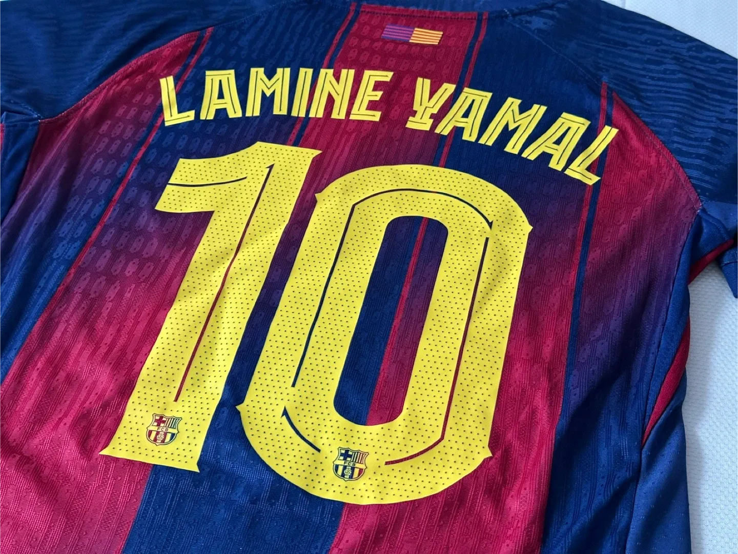 Men’s Small Lamine Yamal Barcelona UCL Jersey image indicator(6)