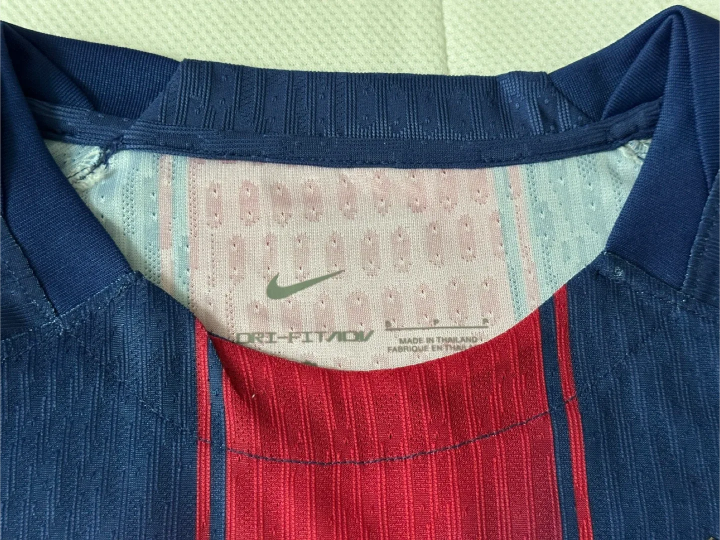 Men’s Small Lamine Yamal Barcelona UCL Jersey image indicator(7)