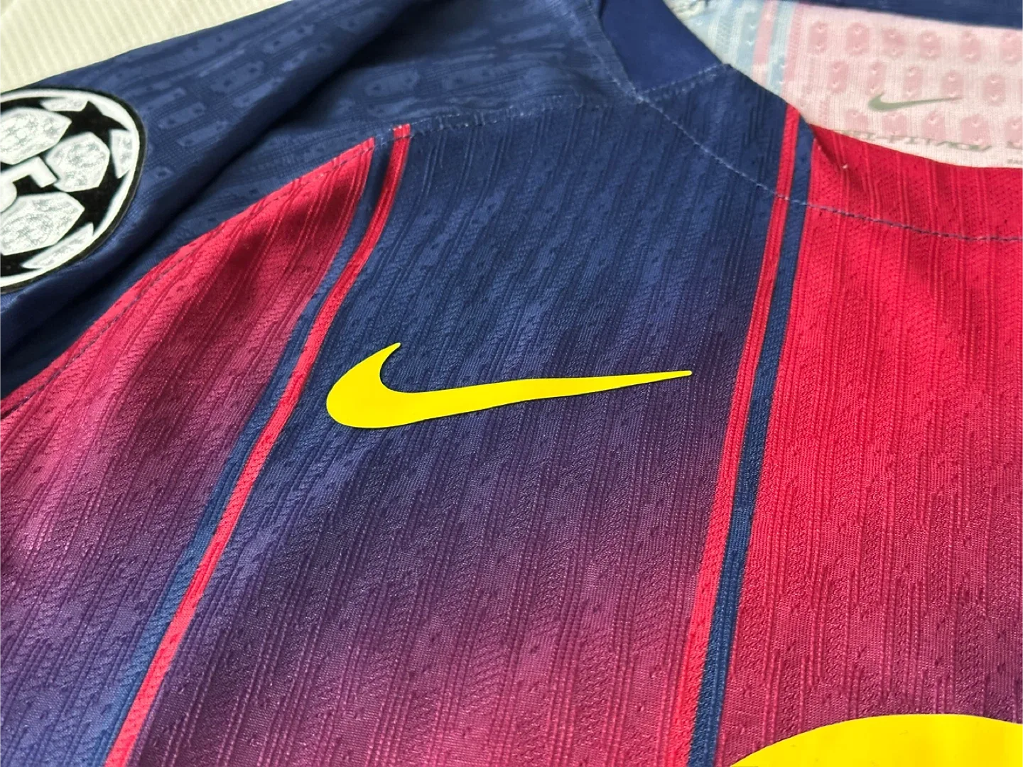 Men’s Small Lamine Yamal Barcelona UCL Jersey image indicator(5)