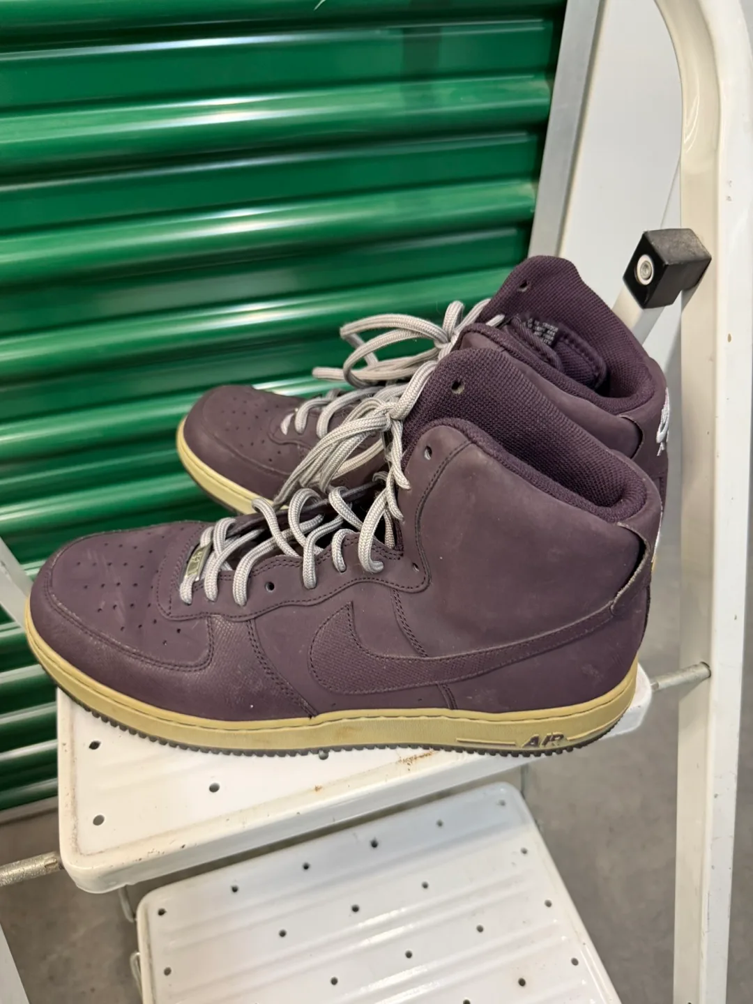 Nike Air Force 1 High Top Sneakers - MENS 11.5 image indicator(5)