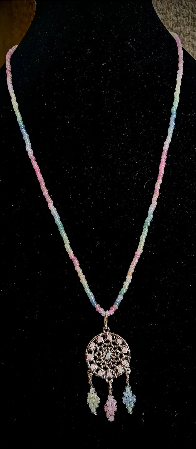 Dreamcatcher Pendant Necklace - Pastel Beads image indicator(6)