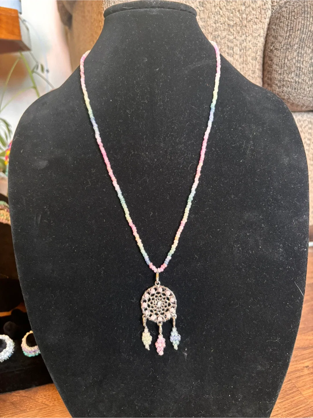 Dreamcatcher Pendant Necklace - Pastel Beads image indicator(5)