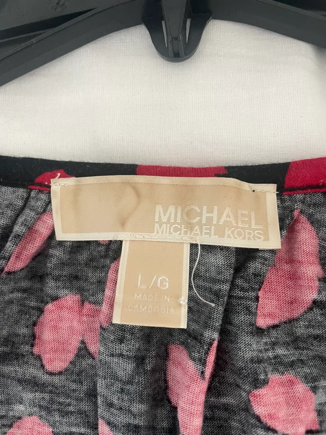 Michael Kors Black & Red Heart Print Top - Size L image indicator(4)