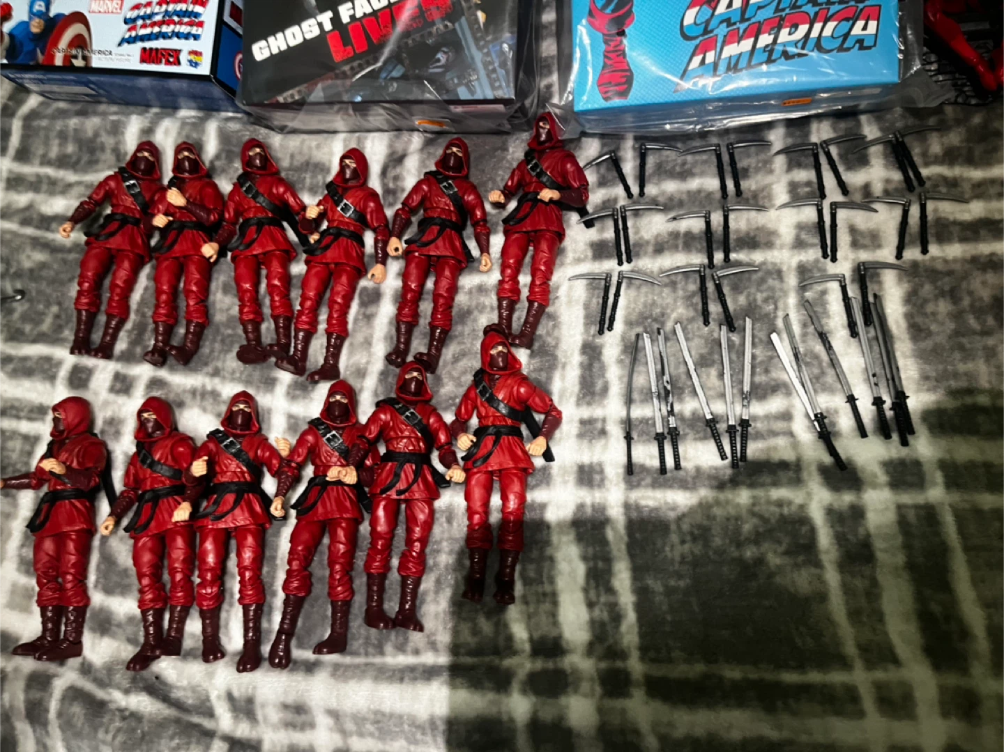 Figures - photo 2