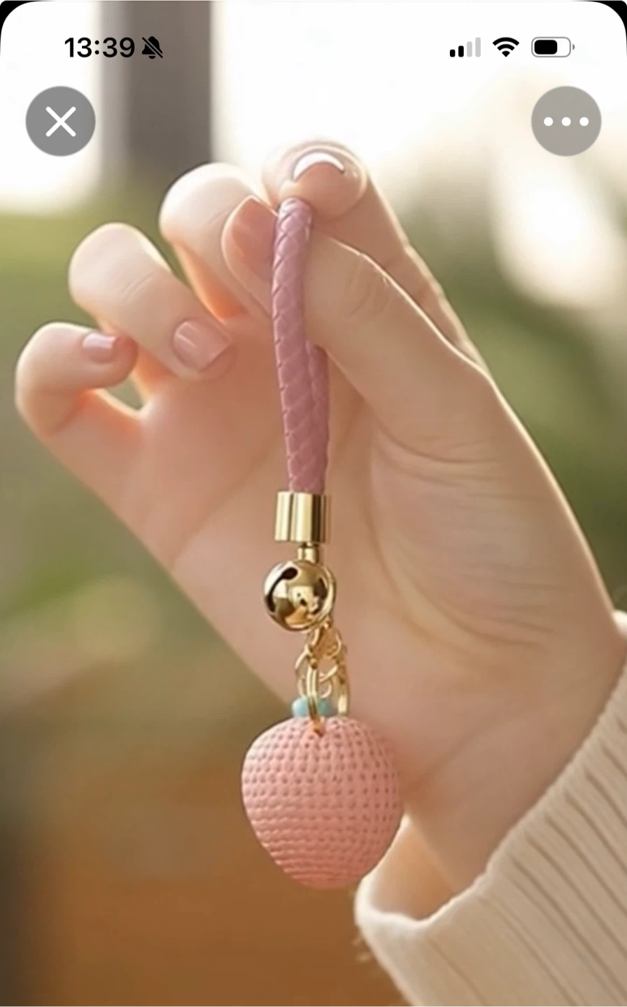 Peach Keychain - Cute Accessory! - photo 4