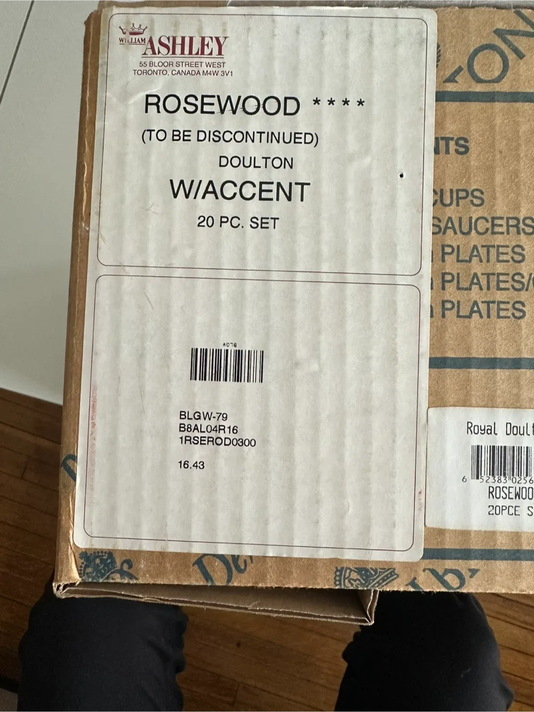 Royal Doulton Rosewood 20-Piece Tea Set