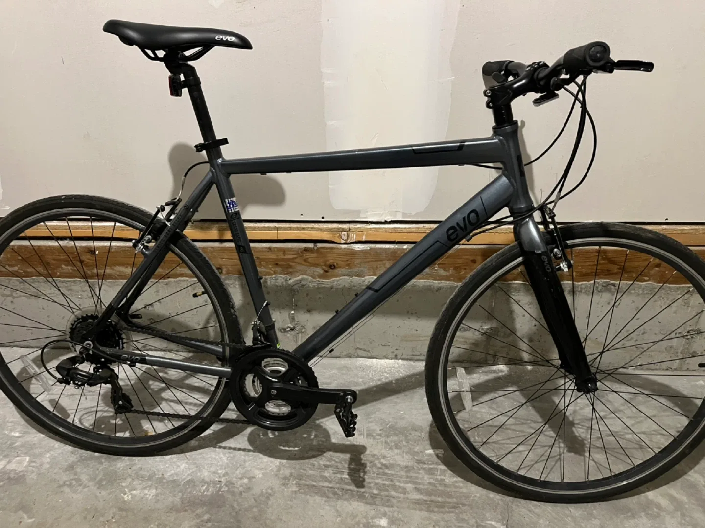 Evo Bike - Great Condition image indicator(2)