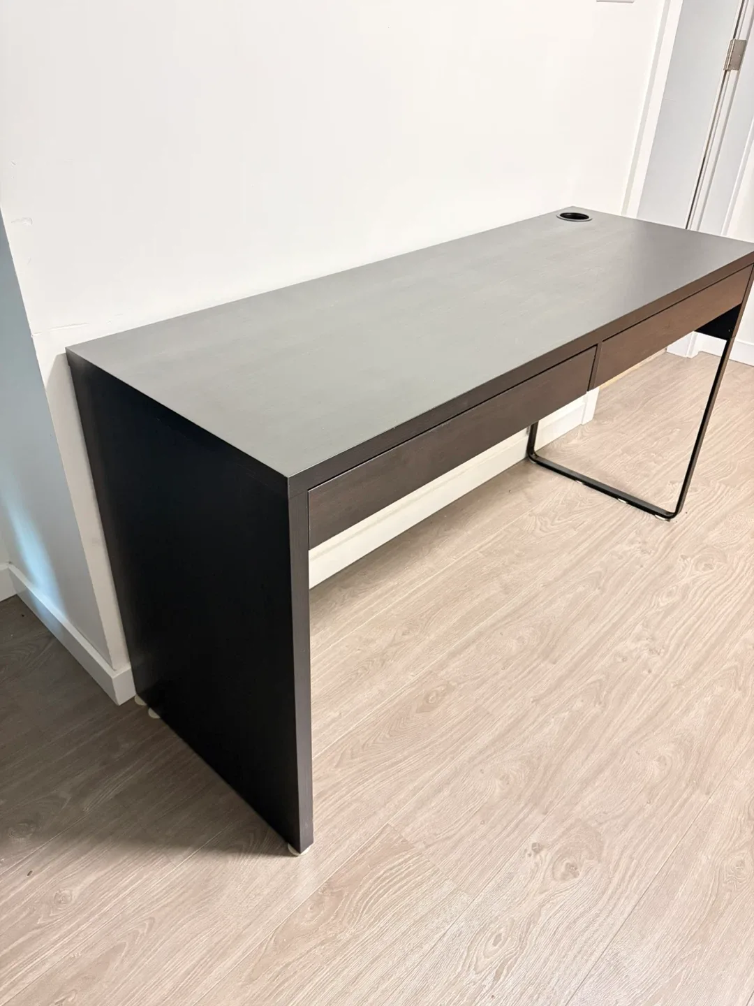IKEA MICKE Desk, Black-Brown image indicator(3)