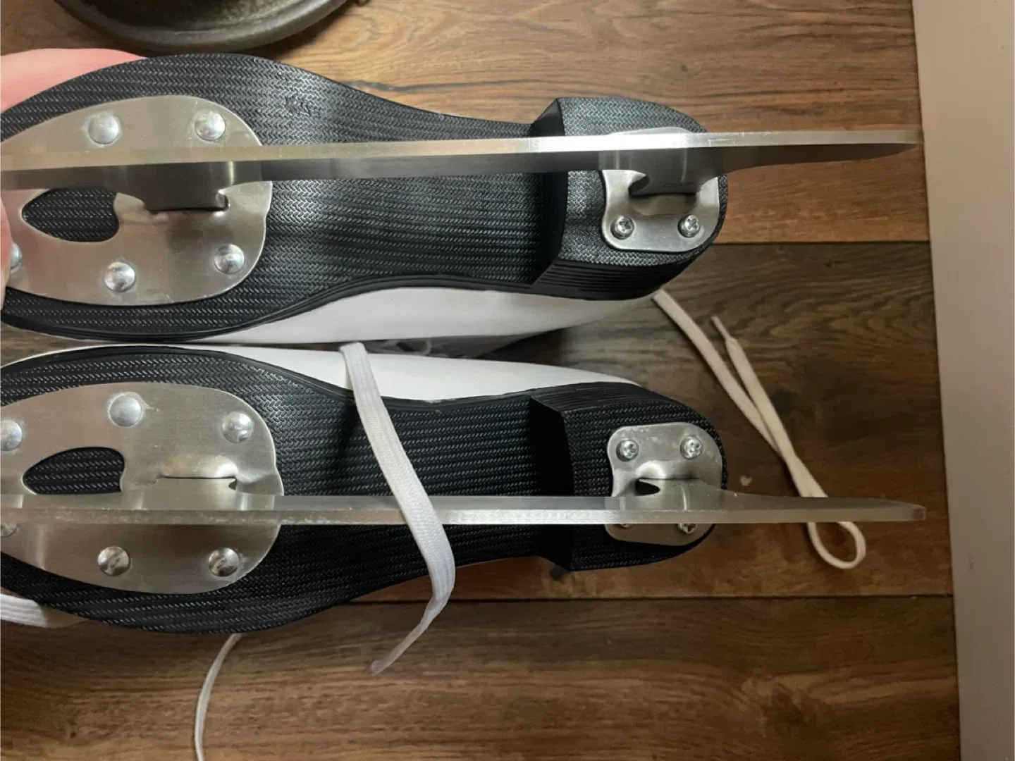 VIC Dream White Ice Skates - US Size 5 image indicator(5)