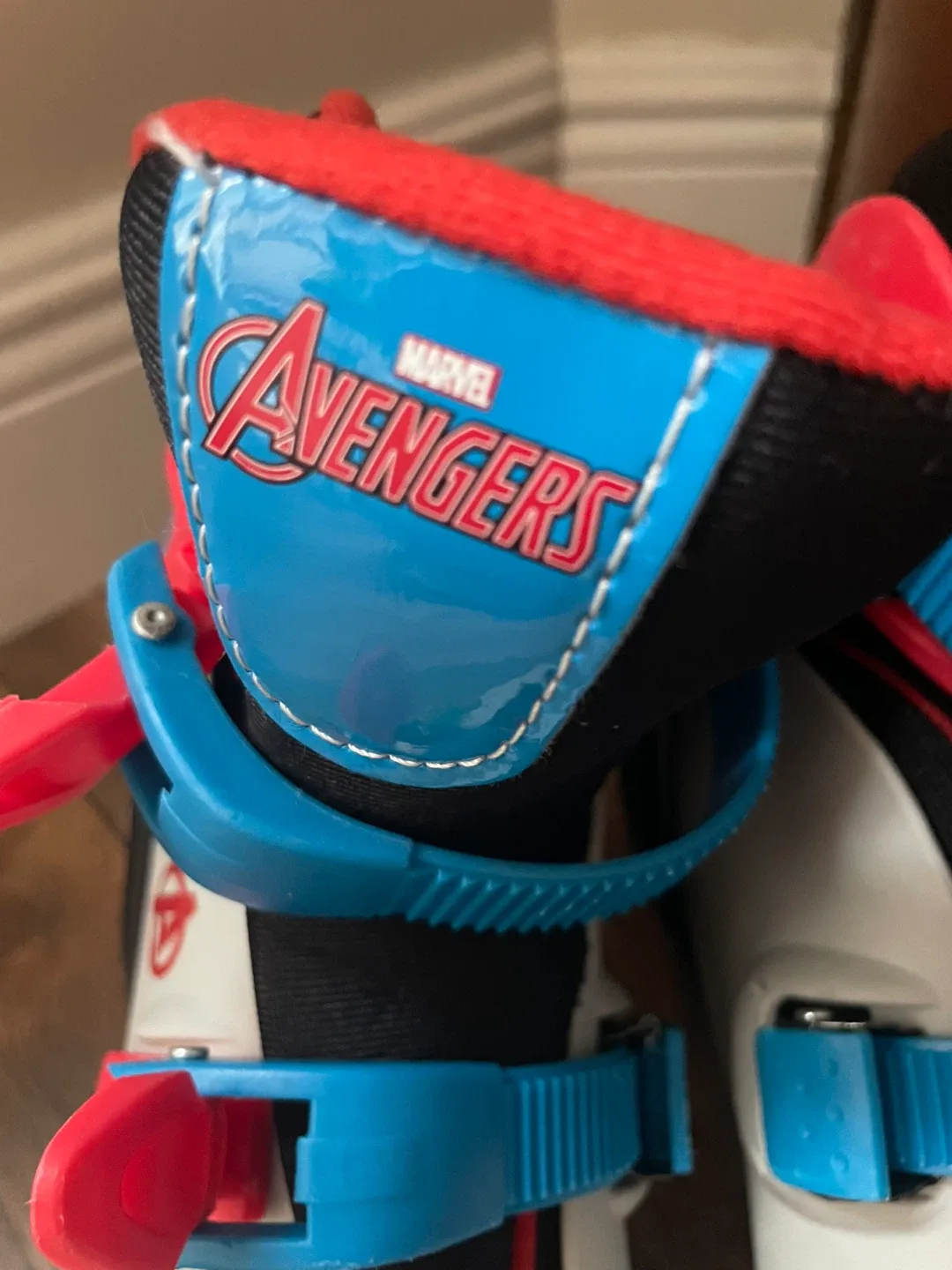 Marvel Avengers Adjustable Kids Ice Skates image indicator(3)