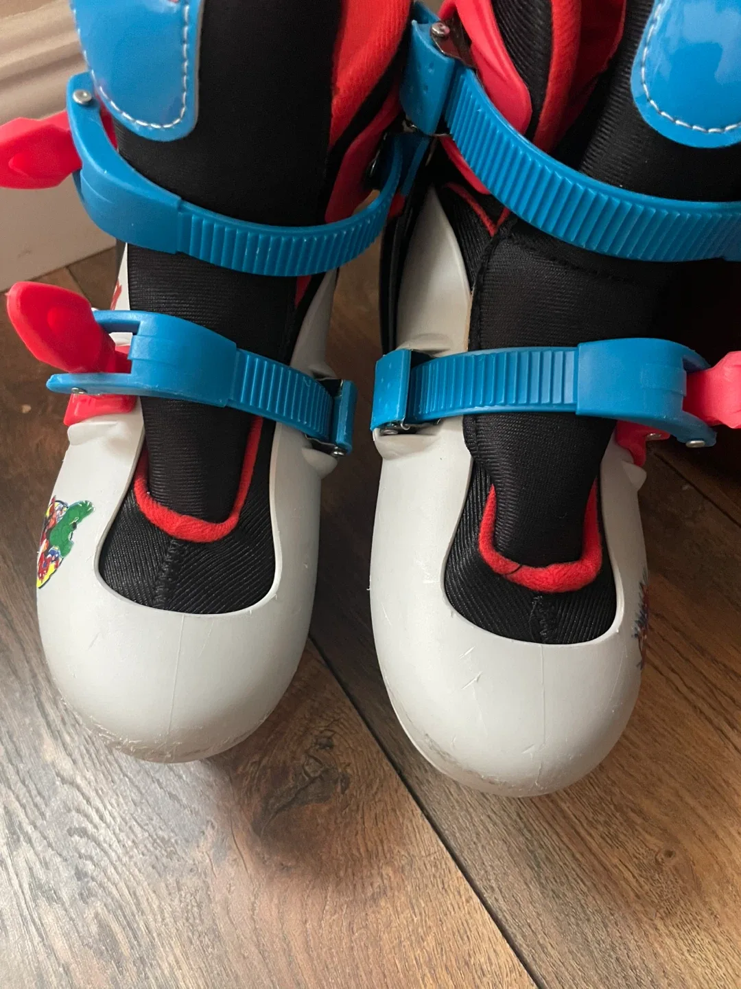 Marvel Avengers Adjustable Kids Ice Skates image indicator(2)