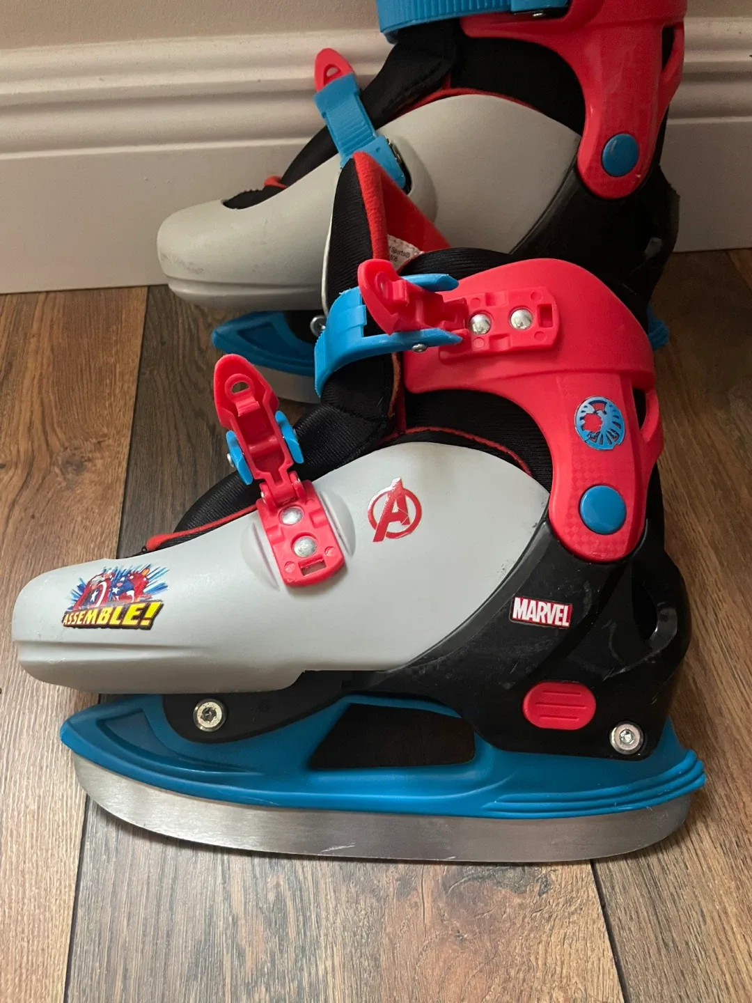 Marvel Avengers Adjustable Kids Ice Skates image indicator(6)
