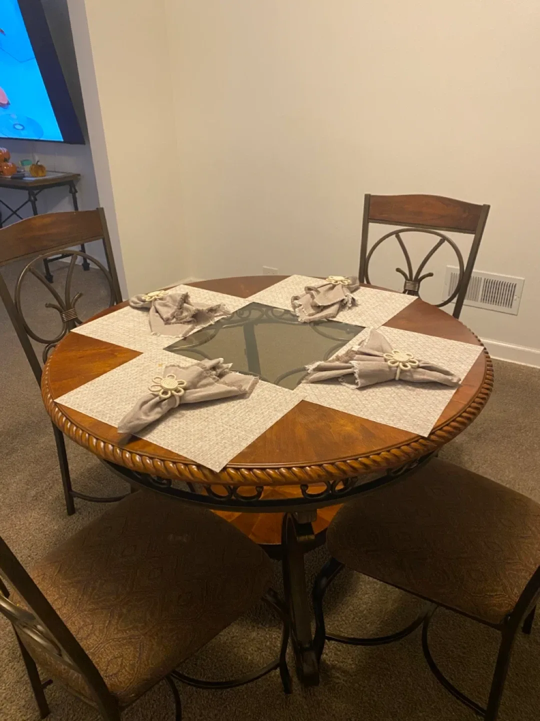 Round Dining Table with 4 Chairs