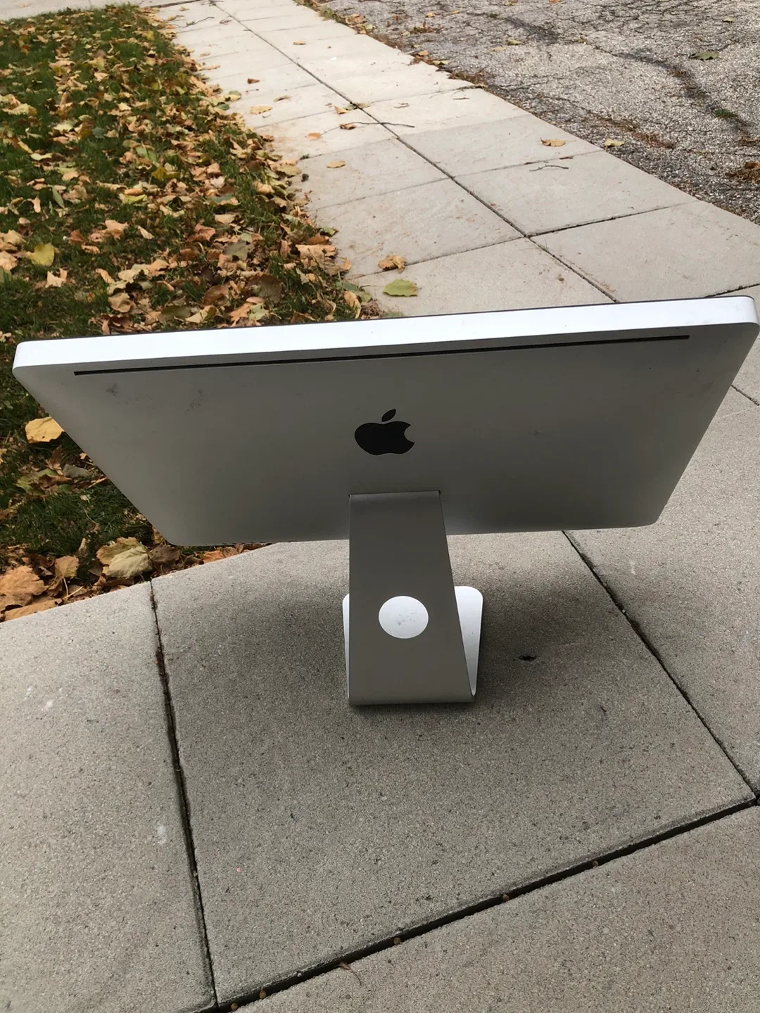 Apple iMac Desktop Computer image indicator(2)