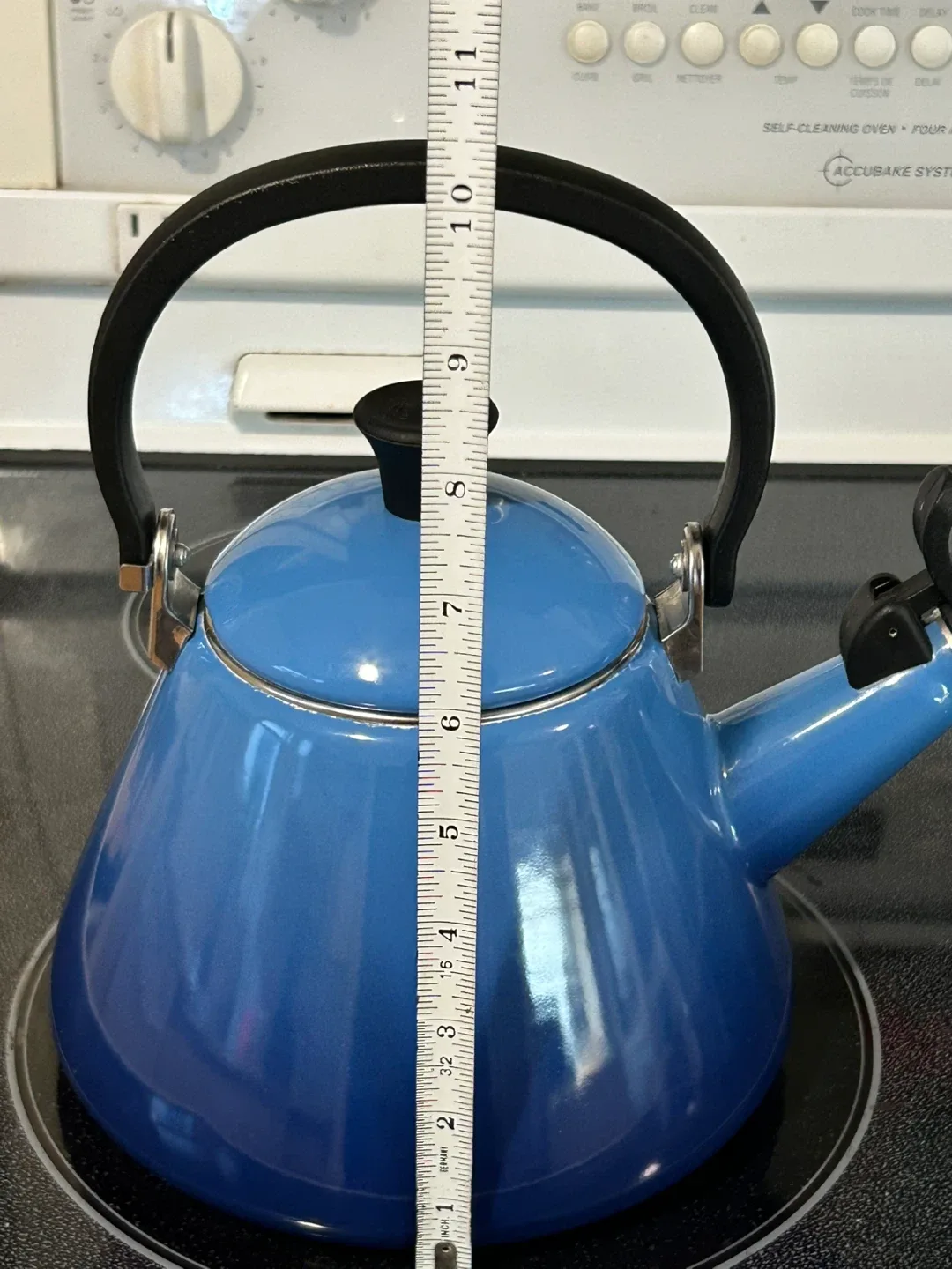 Le Creuset kettle 1.6 Litre Kone whistling  Blueberry image indicator(4)