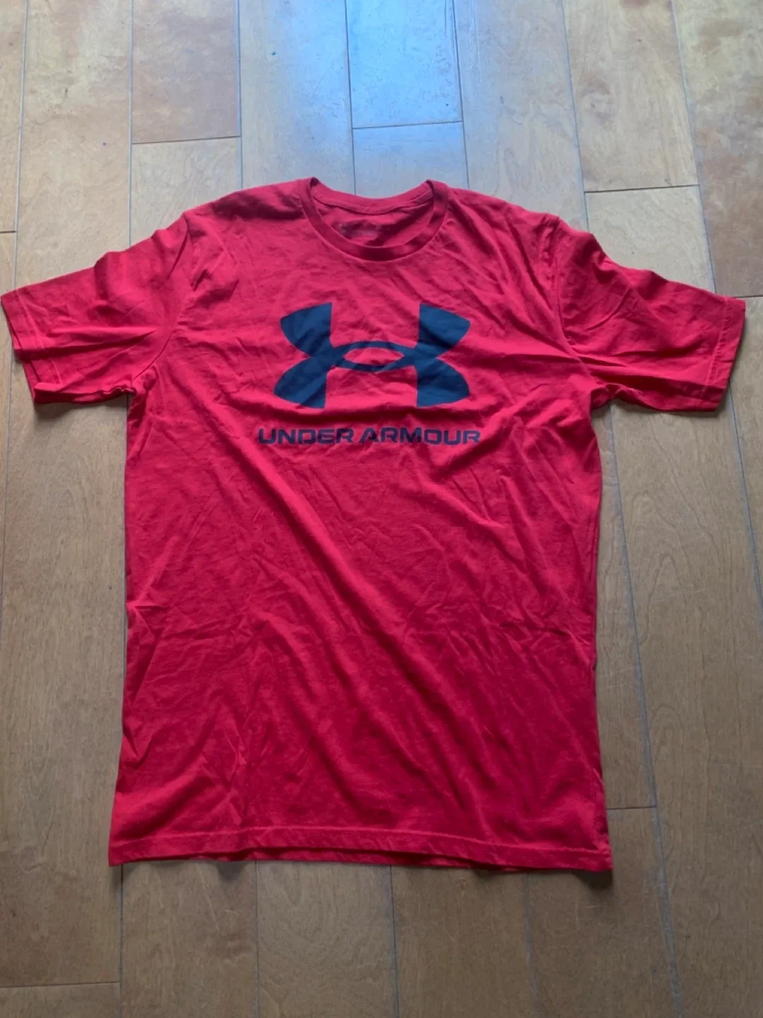 Under Armour Red T-Shirt - Size M