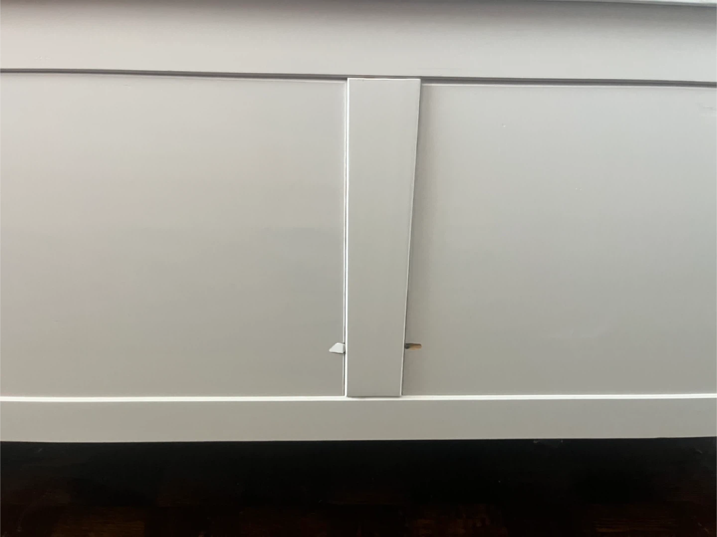 White bed frame - queen - photo 2