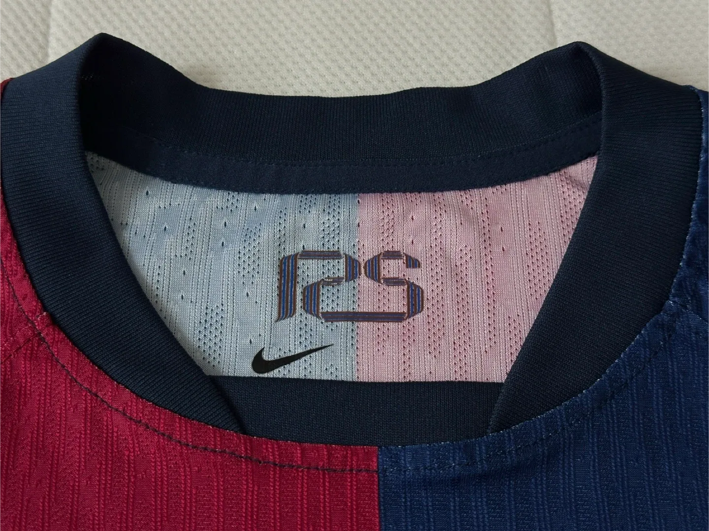 Men’s Medium Gavi #6 Barcelona Jersey image indicator(4)