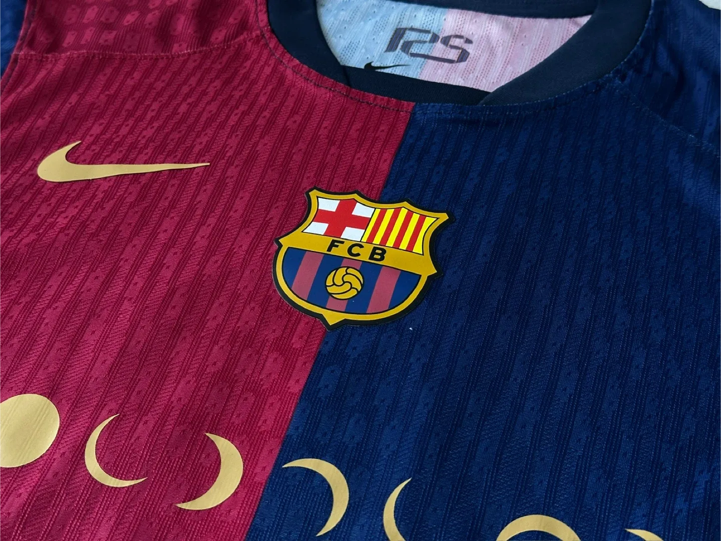 Men’s Medium Gavi #6 Barcelona Jersey image indicator(3)