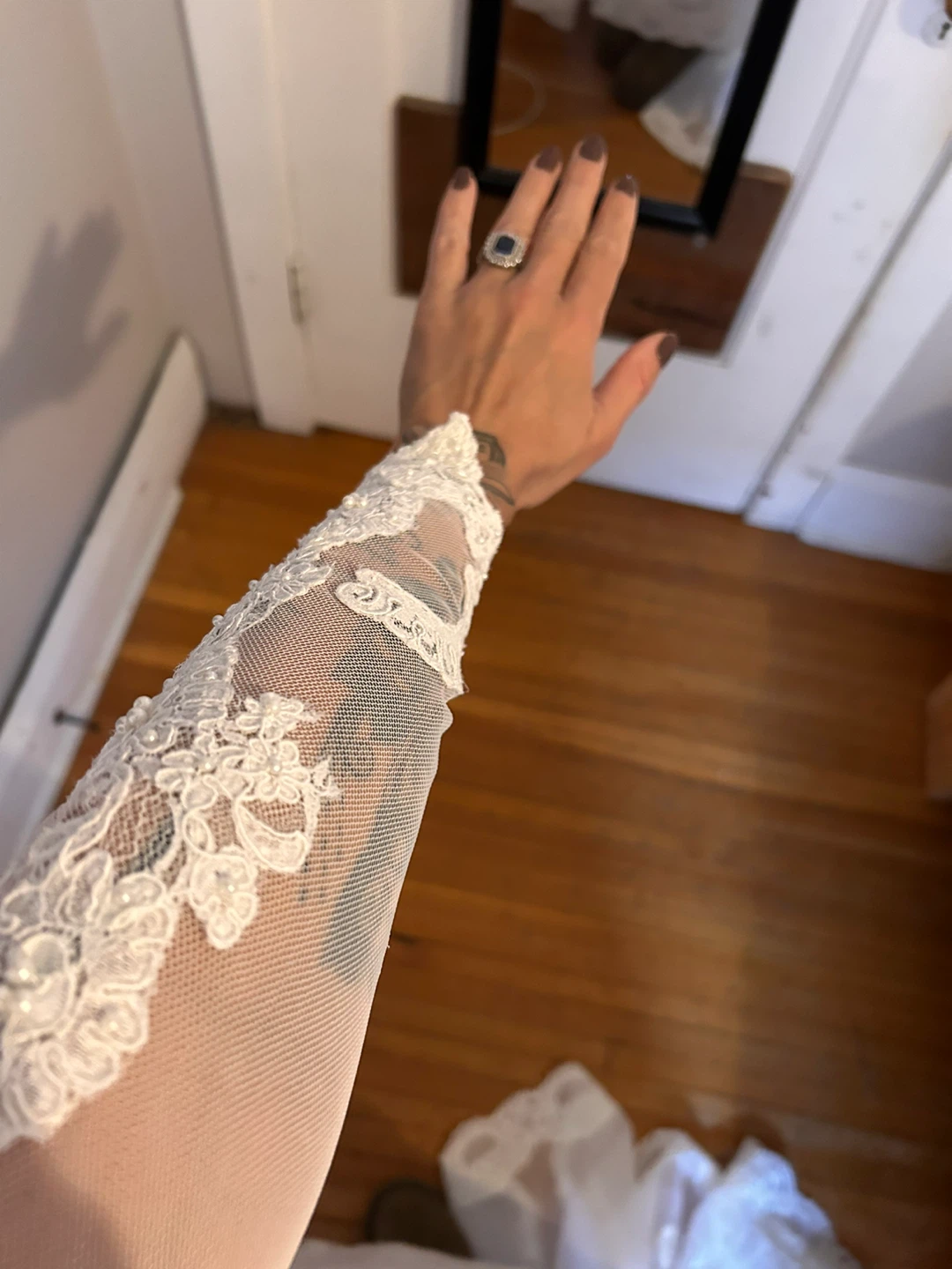 Vintage Wedding Dress with Lace Details - photo 5