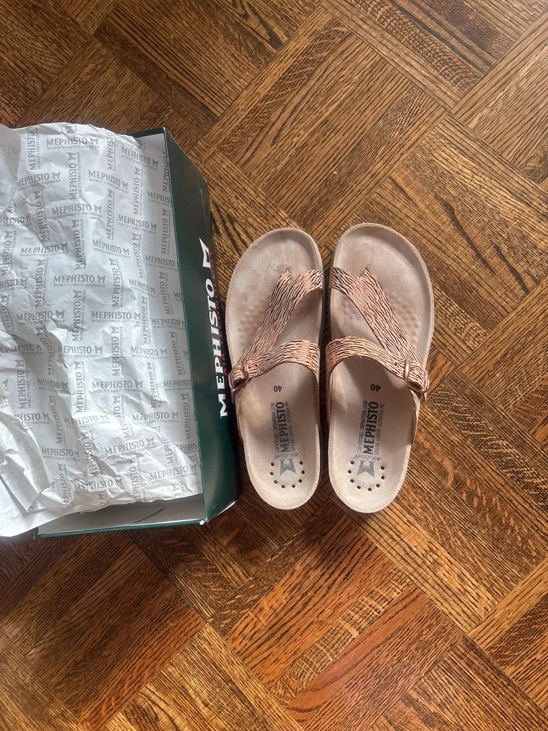 Mephisto Helen Thong Sandals - Size 40