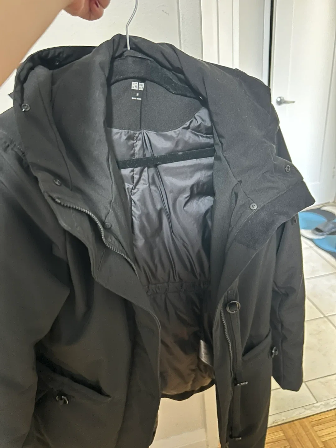 Uniqlo Black Down Coat - Size M image indicator(3)
