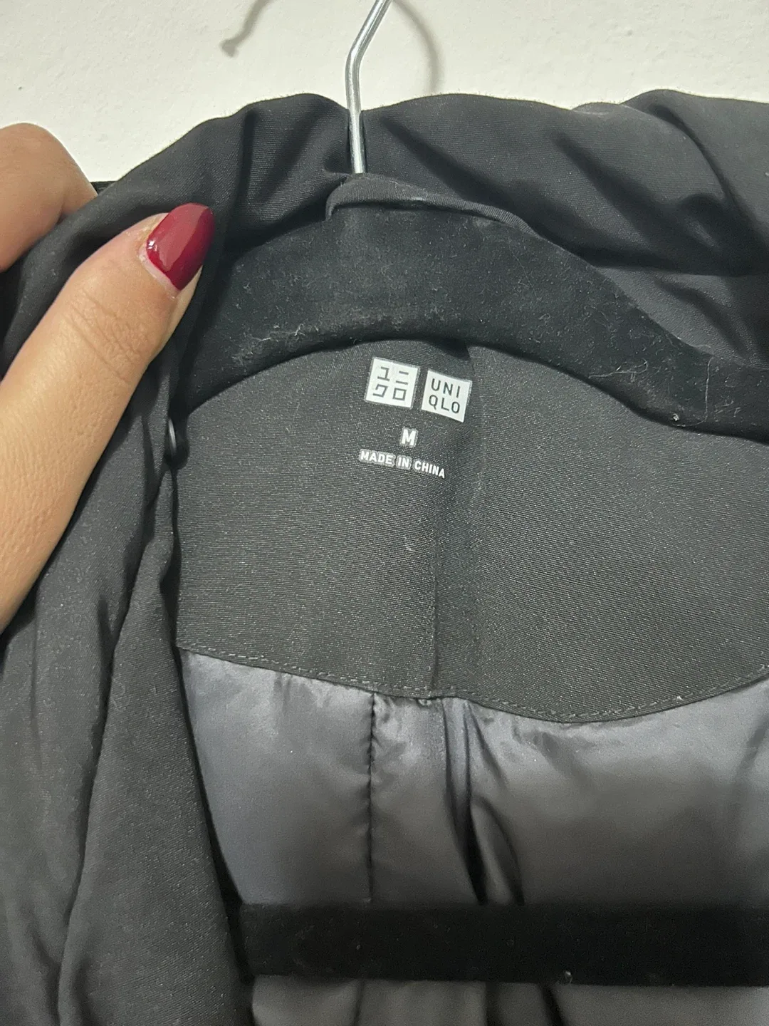 Uniqlo Black Down Coat - Size M image indicator(4)