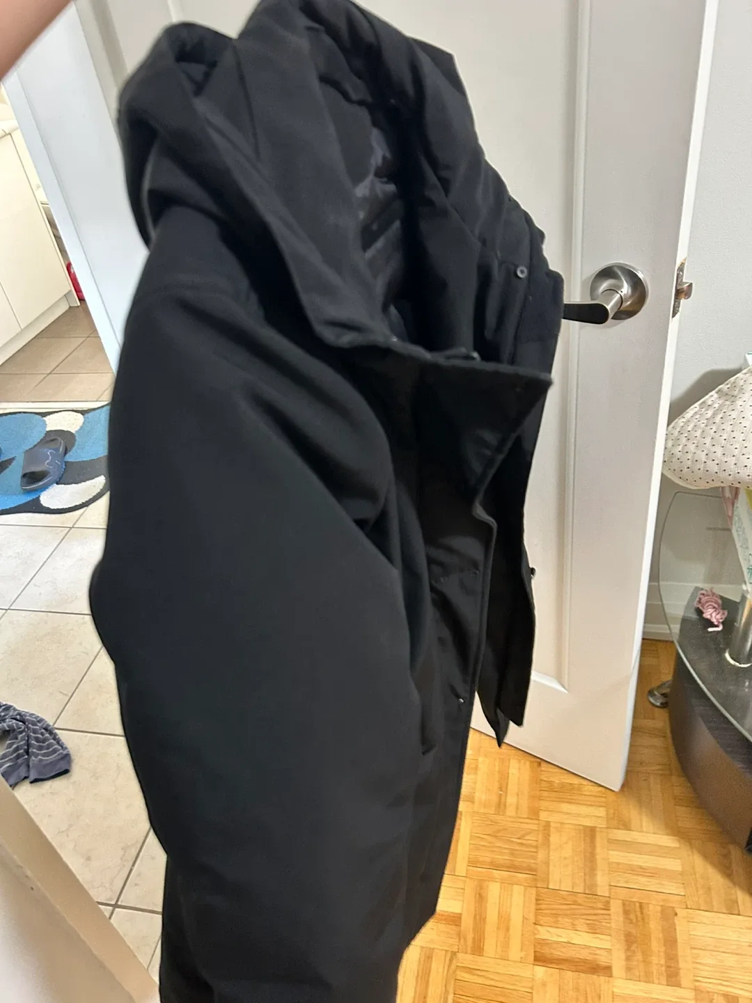 Uniqlo Black Down Coat - Size M image indicator(2)