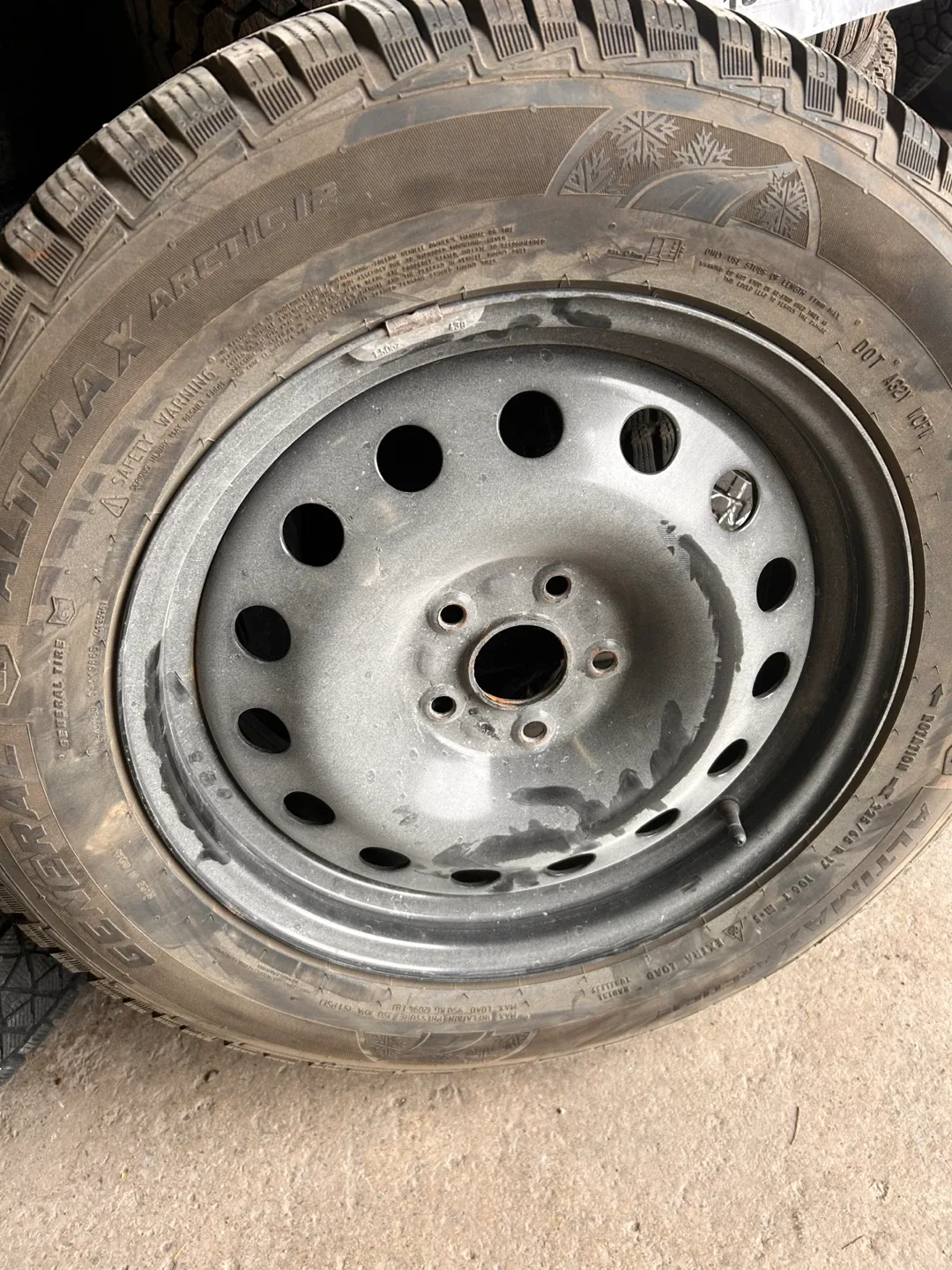 17 inch Winter Tires and Rim image indicator(4)